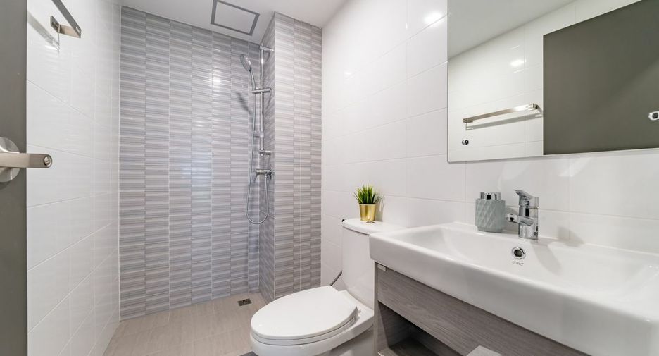 For sale 1 bed condo in Mueang Samut Prakan, Samut Prakan