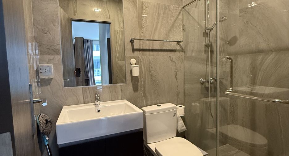 For sale and for rent 2 bedrooms condo in Watthana, Bangkok