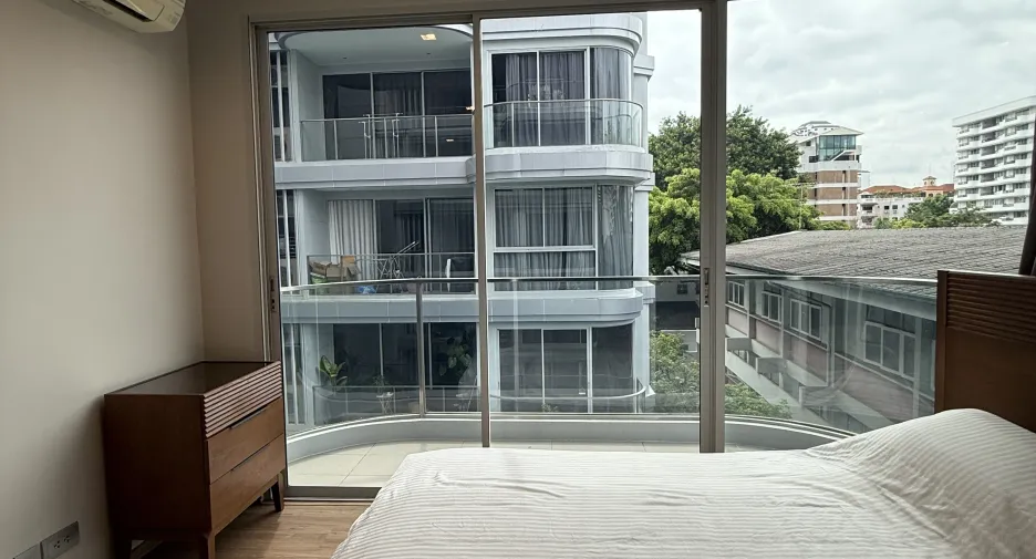 For sale and for rent 2 bedrooms condo in Watthana, Bangkok