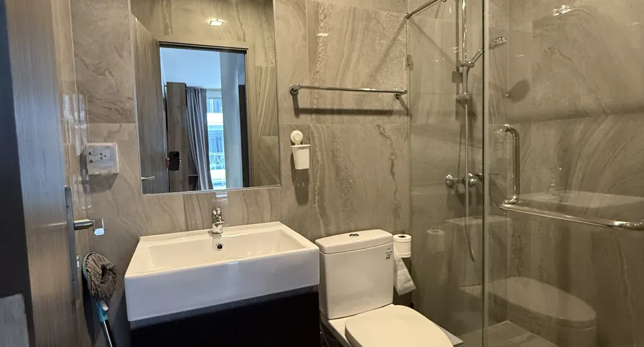 For sale and for rent 2 bedrooms condo in Watthana, Bangkok