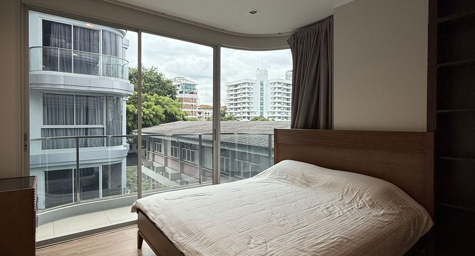 For sale and for rent 2 bedrooms condo in Watthana, Bangkok
