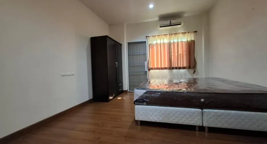 For rent 4 bedrooms house in San Sai, Chiang Mai