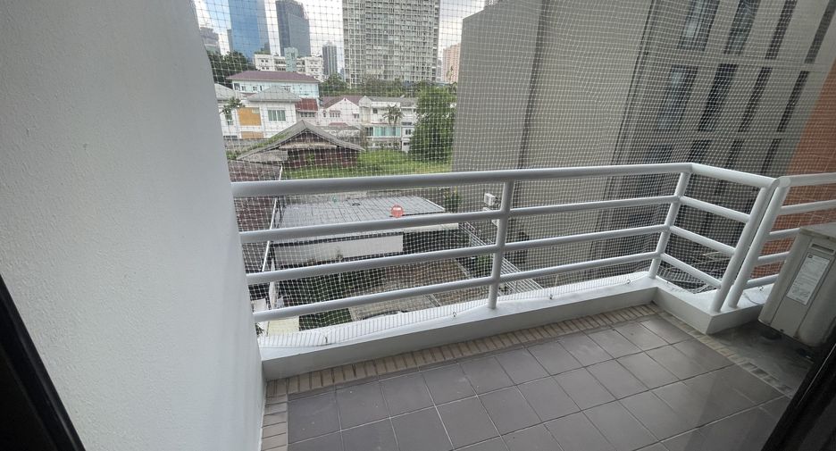 For sale 3 bedrooms condo in Sathon, Bangkok