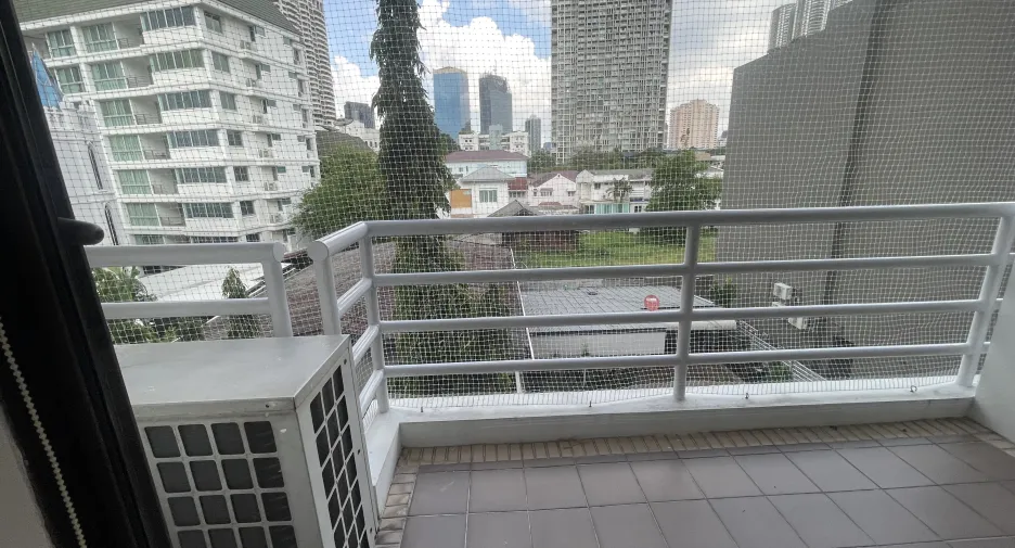 For sale 3 bedrooms condo in Sathon, Bangkok