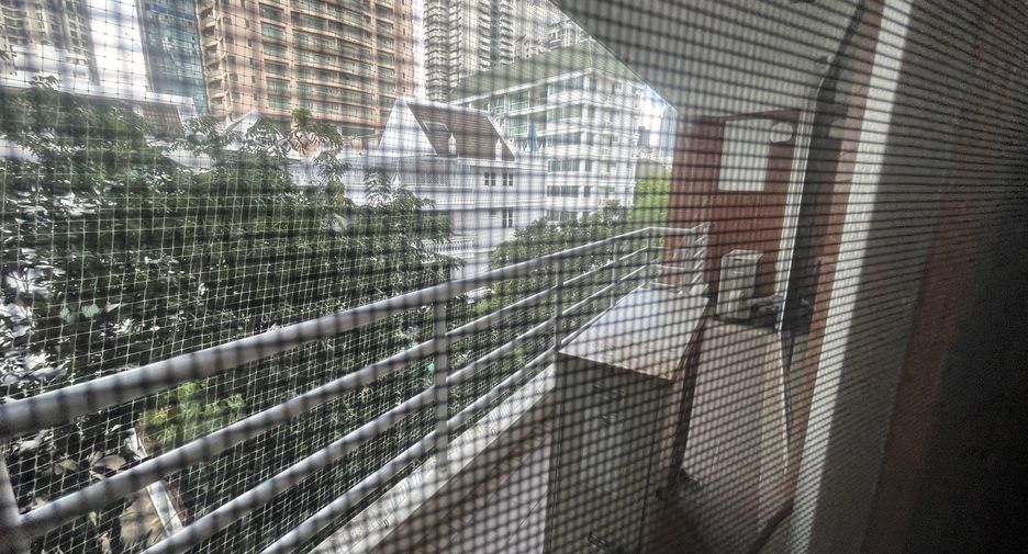 For sale 3 bedrooms condo in Sathon, Bangkok