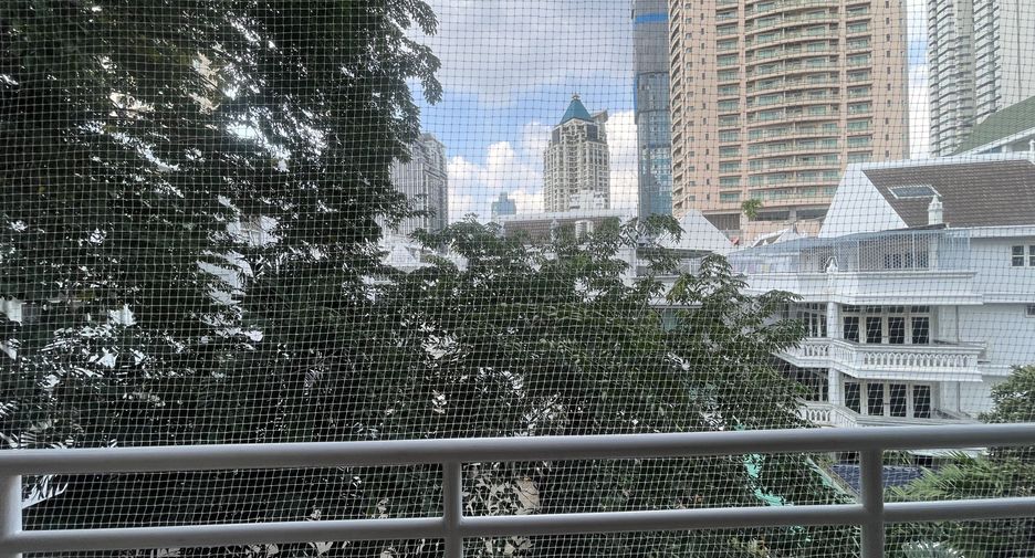 For sale 3 bedrooms condo in Sathon, Bangkok