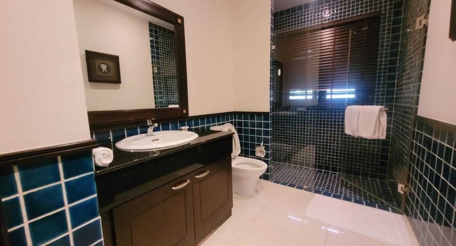 For rent 5 bedrooms villa in Thalang, Phuket