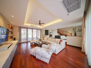 Villa zur Miete mit 5 Zimmer in Thalang, Phuket