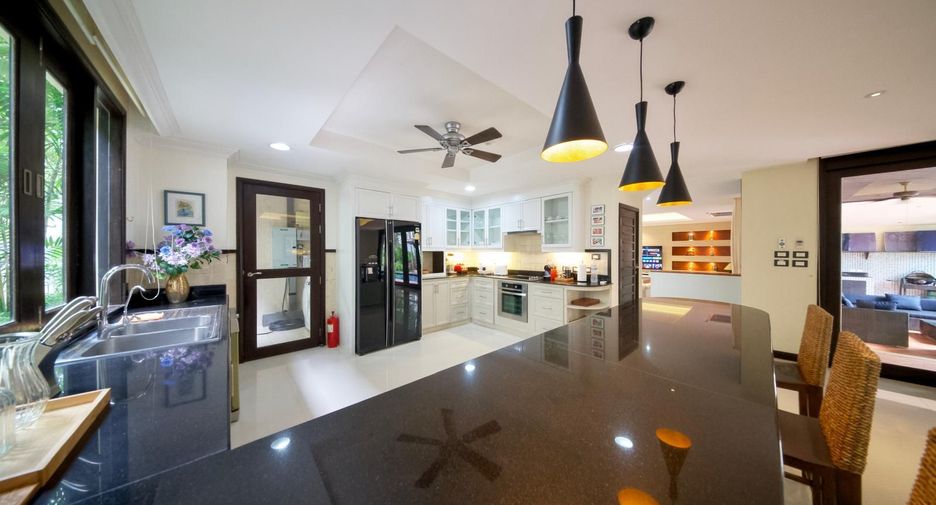 For rent 5 bedrooms villa in Thalang, Phuket