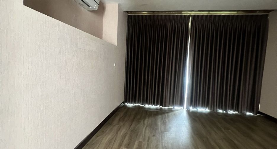 For sale and for rent 5 bedrooms house in Mueang Chiang Mai, Chiang Mai