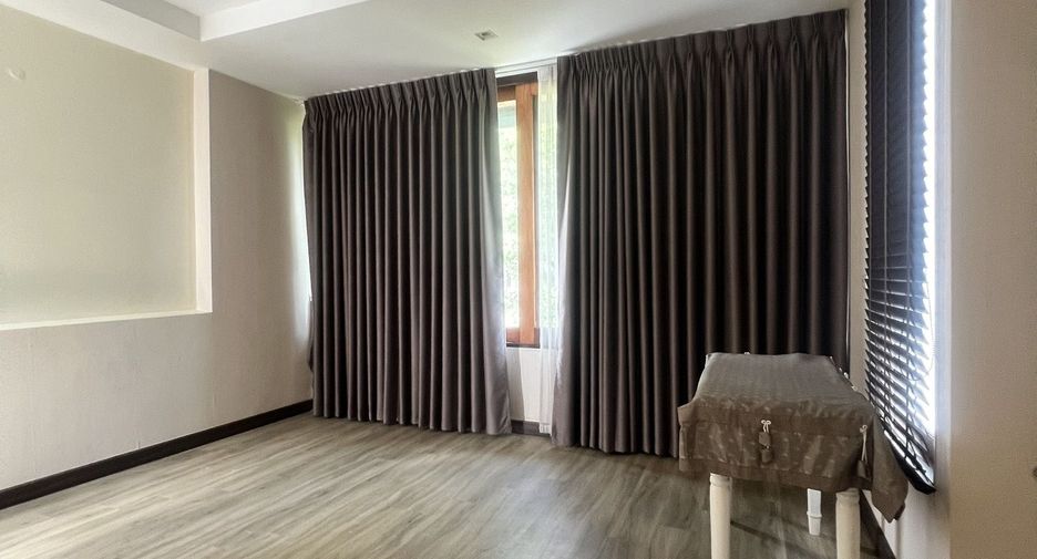 For sale and for rent 5 bedrooms house in Mueang Chiang Mai, Chiang Mai