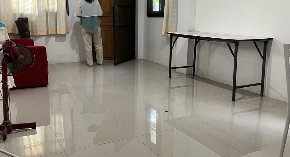 For sale and for rent 5 bedrooms house in Mueang Chiang Mai, Chiang Mai