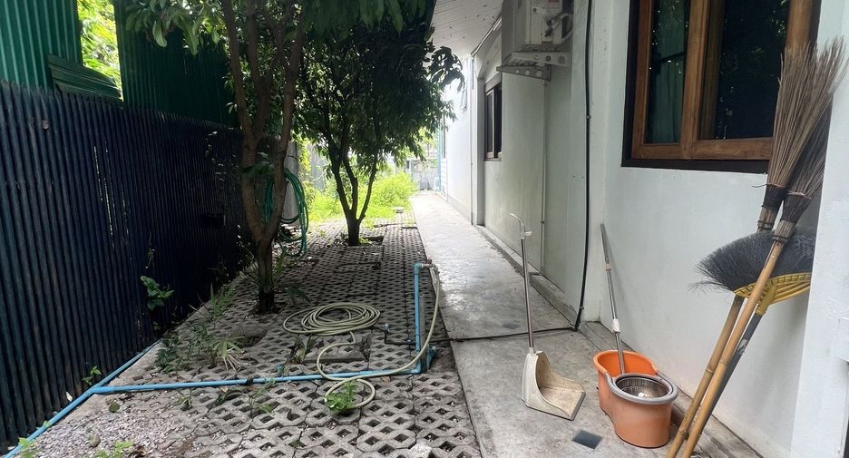 For sale and for rent 5 bedrooms house in Mueang Chiang Mai, Chiang Mai