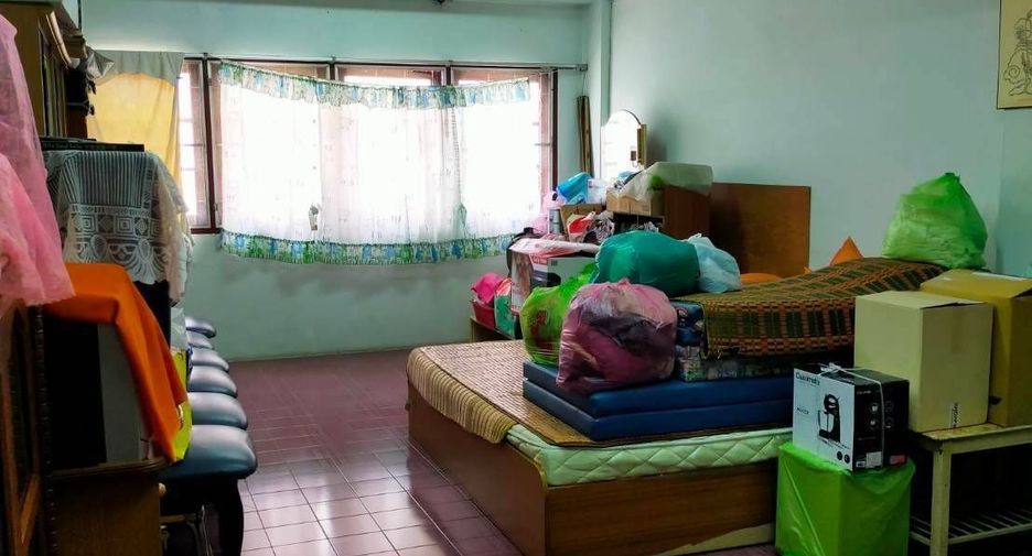 For sale 5 bedrooms townhouse in Thung Khru, Bangkok