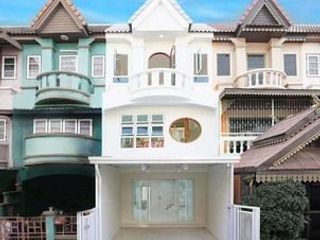 For sale 4 bedrooms townhouse in Nong Khaem, Bangkok