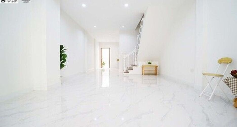 For sale 4 bedrooms townhouse in Nong Khaem, Bangkok
