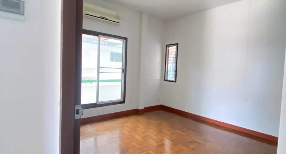 For sale 3 bedrooms house in Hang Dong, Chiang Mai