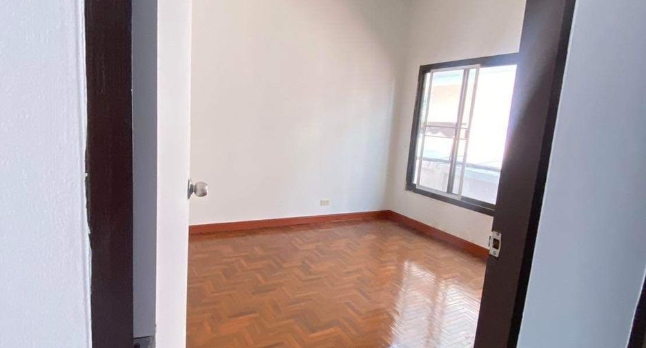 For sale 3 bedrooms house in Hang Dong, Chiang Mai