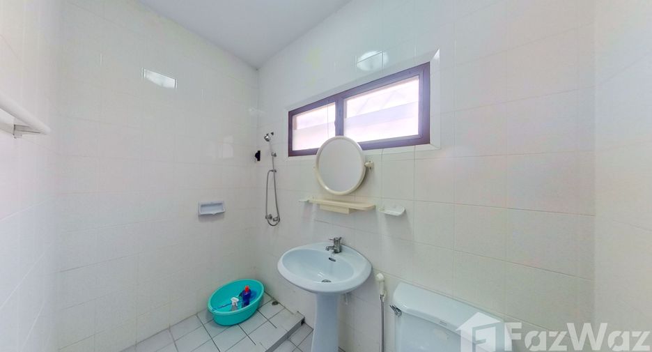 For sale 4 bedrooms house in Mueang Chiang Mai, Chiang Mai