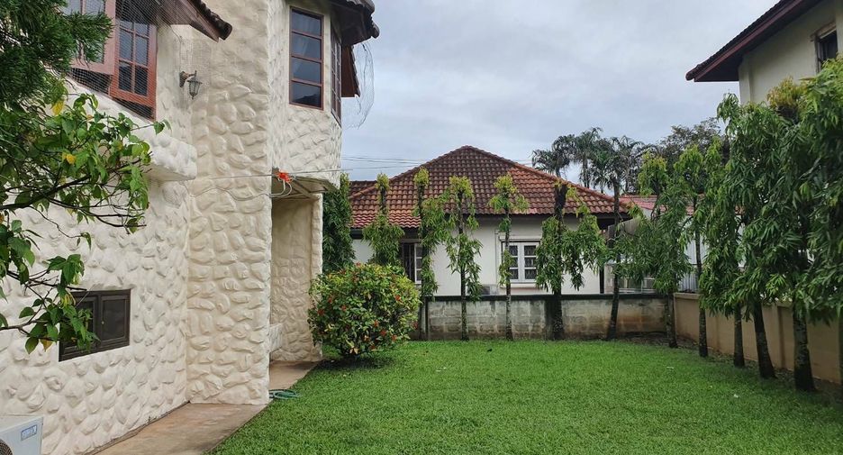 For sale 4 bedrooms house in Mueang Chiang Mai, Chiang Mai