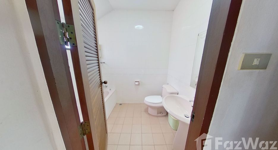 For sale 4 bedrooms house in Mueang Chiang Mai, Chiang Mai