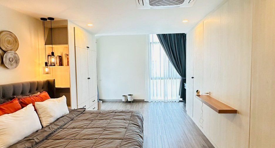 For rent 4 bedrooms villa in San Sai, Chiang Mai