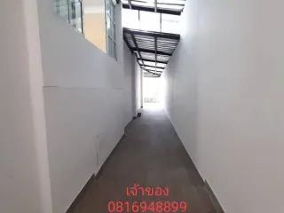 For sale 3 bedrooms townhouse in Bang Kapi, Bangkok