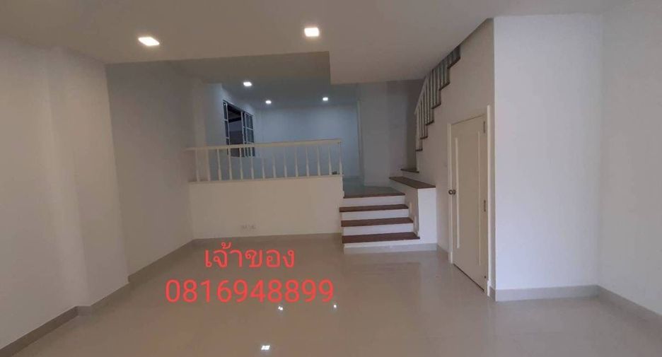 For sale 3 bedrooms townhouse in Bang Kapi, Bangkok