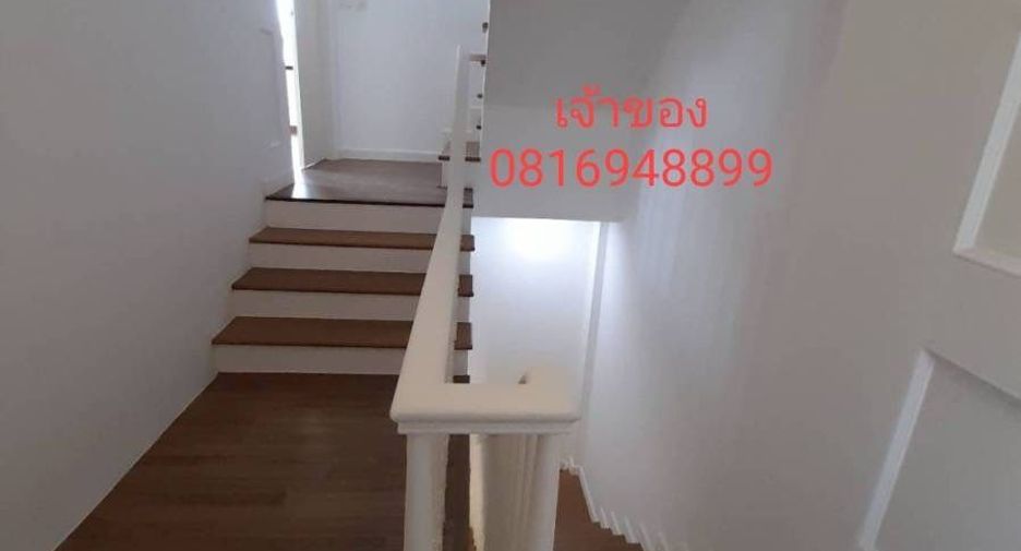 For sale 3 bedrooms townhouse in Bang Kapi, Bangkok