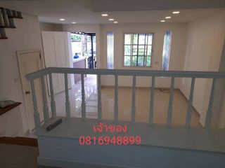 For sale 3 bedrooms townhouse in Bang Kapi, Bangkok