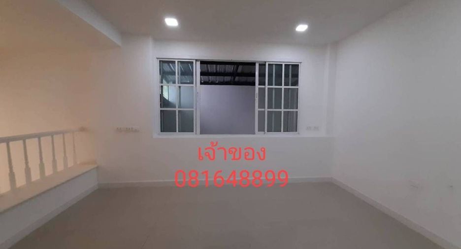 For sale 3 bedrooms townhouse in Bang Kapi, Bangkok