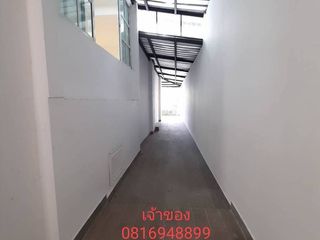 For sale 3 bedrooms townhouse in Bang Kapi, Bangkok