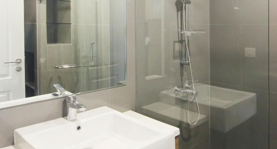 For sale and for rent studio condo in Sathon, Bangkok