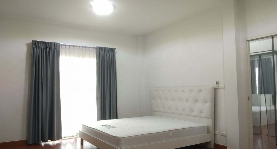 For rent 3 bedrooms house in Si Racha, Chonburi