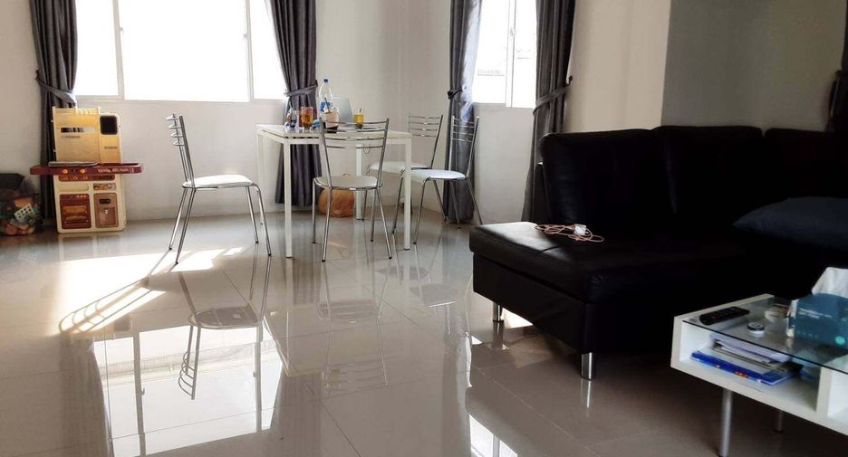 For rent 3 bedrooms house in Si Racha, Chonburi