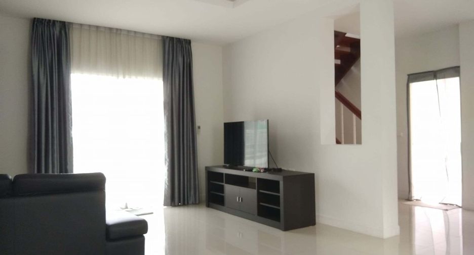 For rent 3 bedrooms house in Si Racha, Chonburi