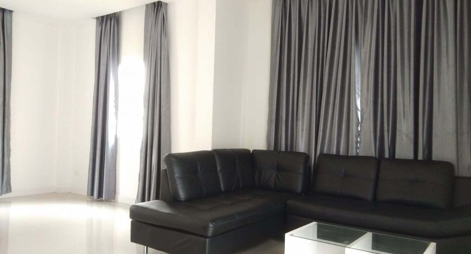 For rent 3 bedrooms house in Si Racha, Chonburi