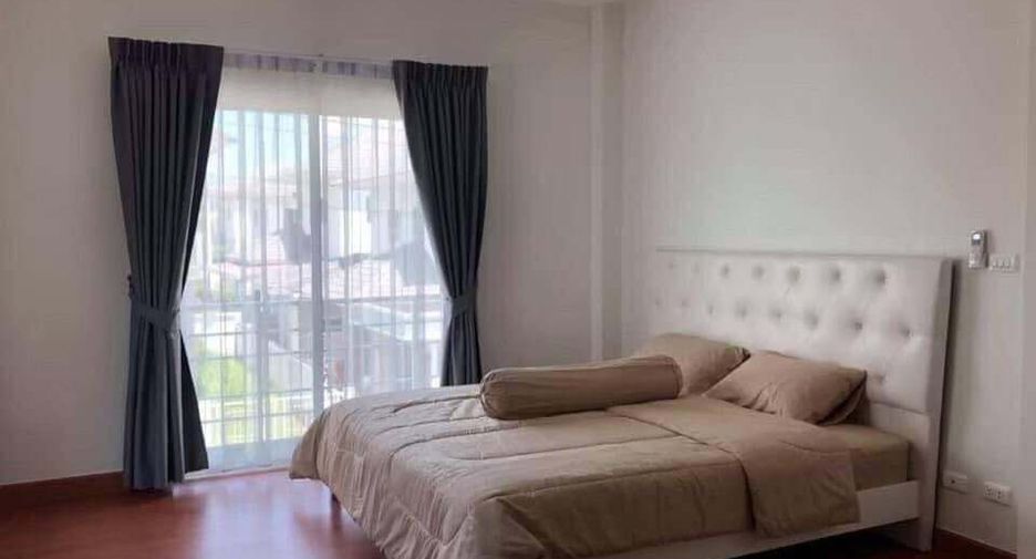 For rent 3 bedrooms house in Si Racha, Chonburi