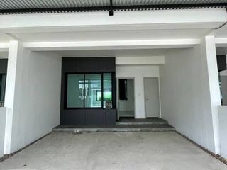 For sale 3 bedrooms townhouse in Hang Dong, Chiang Mai