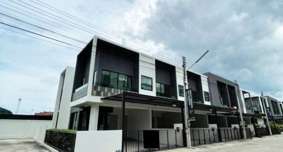 À vendre 3 chambres maison de ville à Hang Dong, Chiang Mai