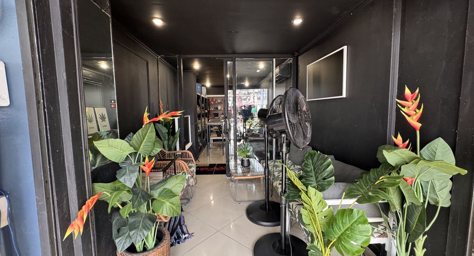 For sale and for rent 4 bedrooms retail Space in Kathu, Phuket