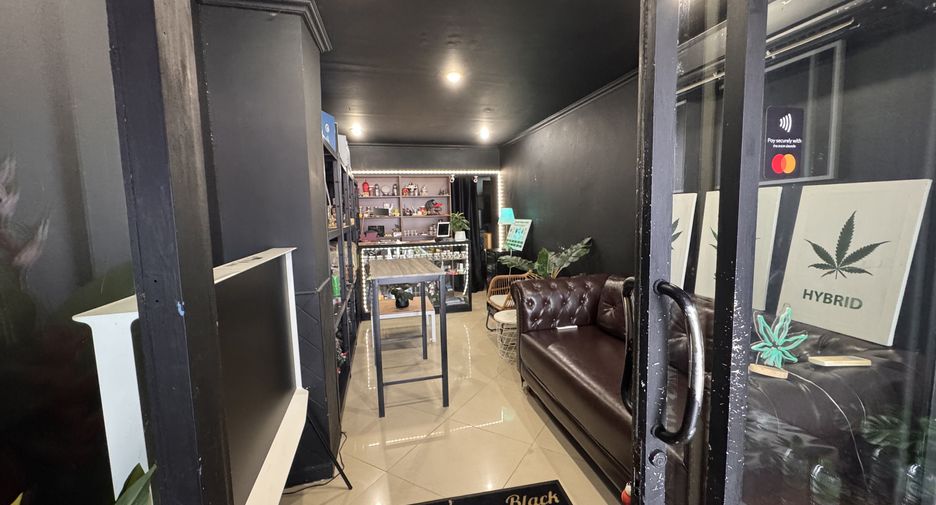 For sale and for rent 4 bedrooms retail Space in Kathu, Phuket