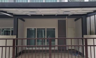For rent 3 bedrooms townhouse in Mueang Chiang Mai, Chiang Mai
