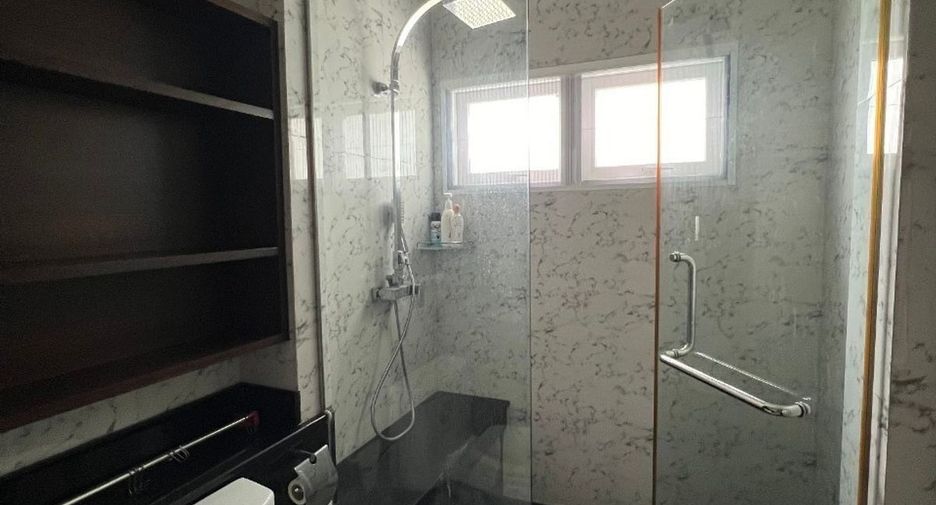 Haus zum Kauf mit 8 Zimmer in Bang Phli, Samut Prakan