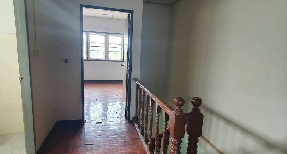 Reihenhaus zum Kauf mit 2 Zimmer in Mueang Suphanburi, Suphan Buri