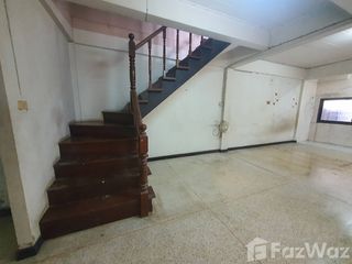 For sale 2 bedrooms townhouse in Mueang Suphanburi, Suphan Buri