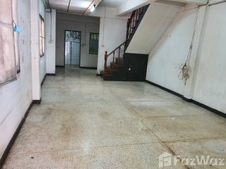 For sale 2 bedrooms townhouse in Mueang Suphanburi, Suphan Buri