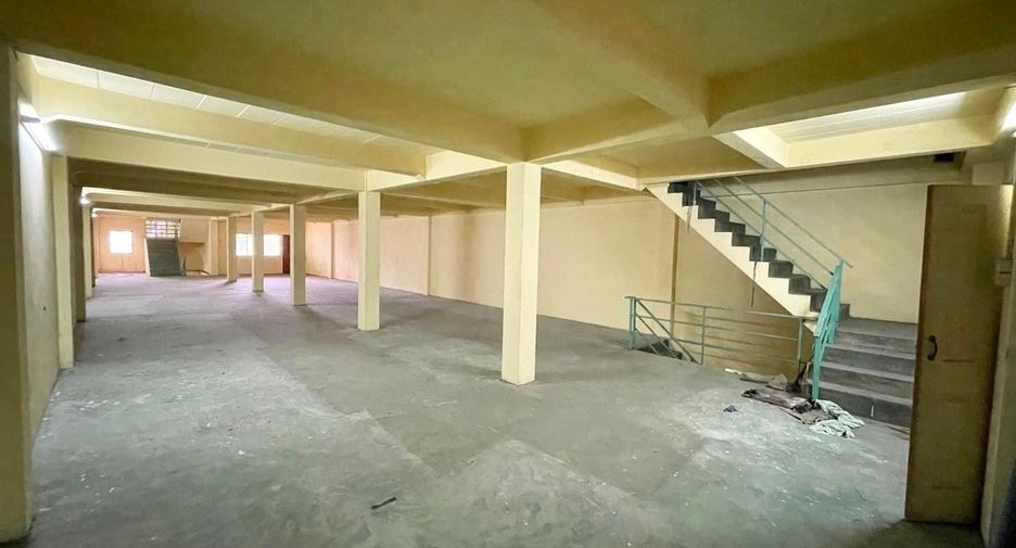À vendre 14 chambres maison de ville à Bang Bon, Bangkok