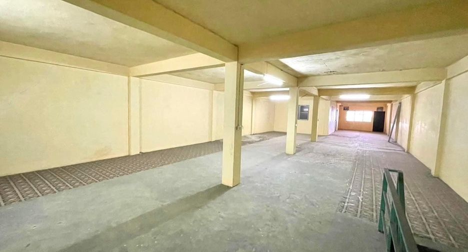 À vendre 14 chambres maison de ville à Bang Bon, Bangkok