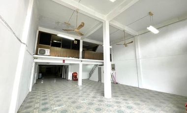 Casa adosada en venta de 14 habitaciones en Bang Bon, Bangkok